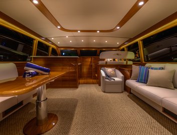 Palm Beach PB70, Interior