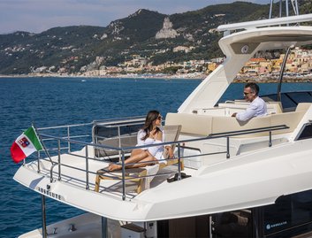 Absolute Navetta 52 Gen 1, Fly Deck/Sportdeck