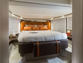 Invictus GT370S , Accommodation