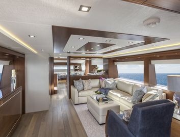 Hatteras M75 Panacera, Interior