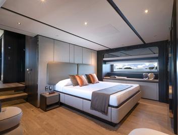 Ferretti 940, Accommodation