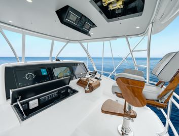 Viking 82SB, Fly Deck/Sportdeck