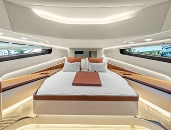 Manari 52, Accommodation