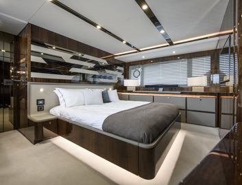 Fairline Squadron 68 Mk2, Accommodation