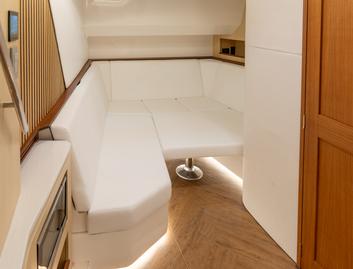 Regal 50 SAV , Interior