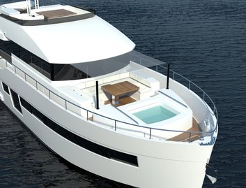 Sundeck Yachts 700, Deck Area