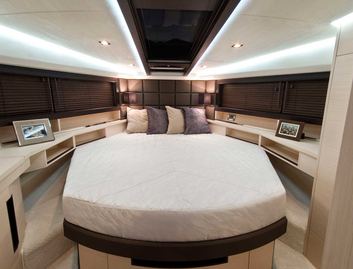 Galeon 420 Fly, Accommodation