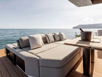 Azimut Seadeck 6 Sundeck, Deck Area