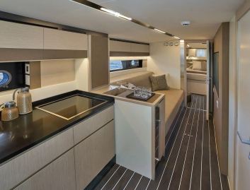 Itama 54, Interior