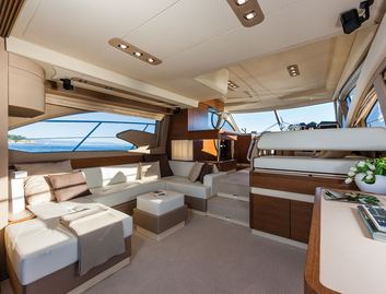 Azimut 54, Interior