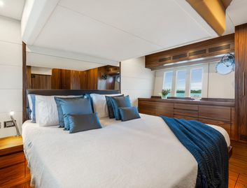 Sundeck Yachts 580, Accommodation