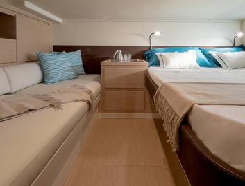 Solaris 44 Open, Interior