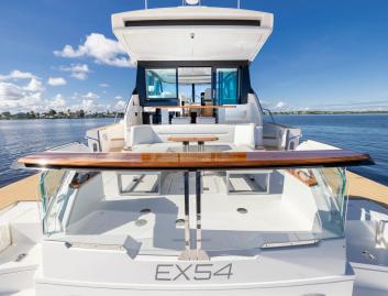 Tiara EX54 , Deck Area