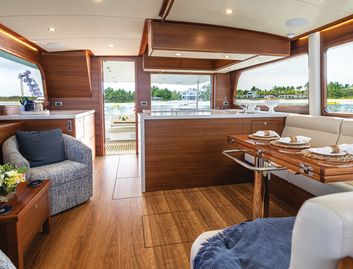 Grand Banks GB62 Skylounge, Interior