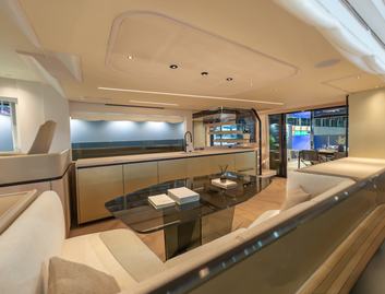 Solaris Power 70 Long Range, Interior