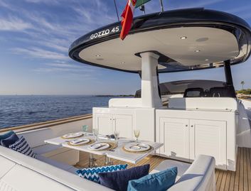 Apreamare Gozzo 45, Deck Area