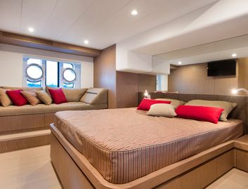 Apreamare Maestro 56, Accommodation