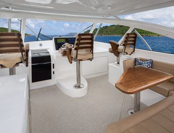 Viking 44O, Fly Deck/Sportdeck