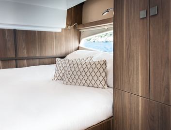 Sealine S330, Accommodation