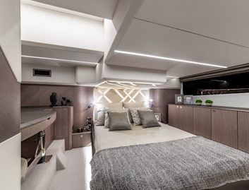 Galeon 440 Fly Gen 2, Accommodation