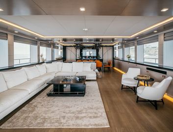 Bering Yachts Bering 145, Interior