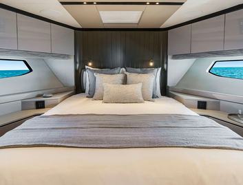 Sunseeker Manhattan 68  Mk2, Accommodation
