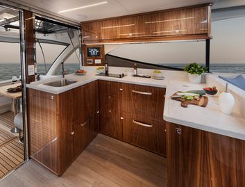 Riviera 50 Sports Motor Yacht, Interior