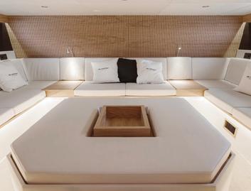 De Antonio D50 Open , Interior