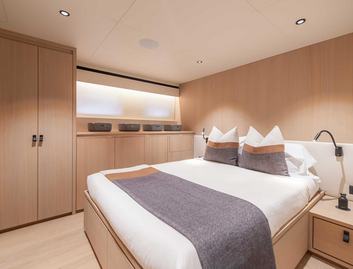 Outer Reef 27 Crossover , Accommodation