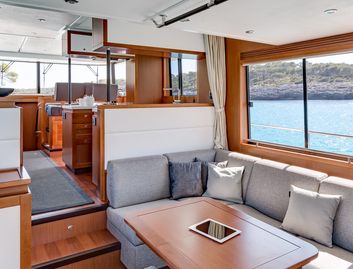 Beneteau Swift Trawler 50, Interior