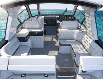 Sea Ray Sundancer 370 Gen 4, Deck Area