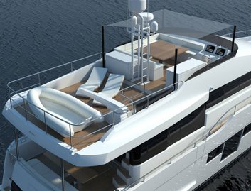 Sundeck Yachts 700, Fly Deck/Sportdeck