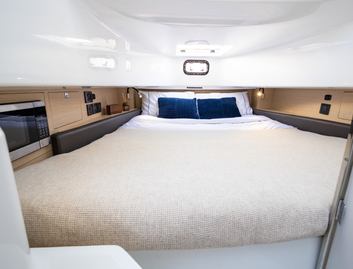 Wellcraft 38 T-Top, Accommodation