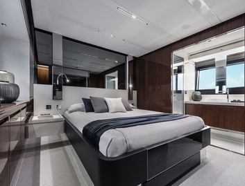 Riva 76&#039; Bahamas Super, Accommodation