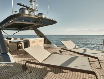 Prestige X70, Fly Deck/Sportdeck