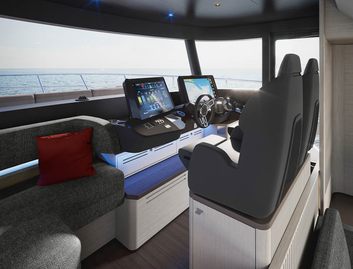 Absolute Navetta 66 , Helm Station
