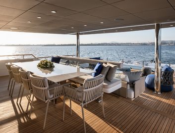 Numarine 40MXP, Deck Area