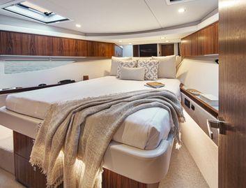 Riviera 46 Sport Motor Yacht, Accommodation