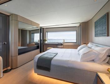 Azimut Grande 30M, Accommodation