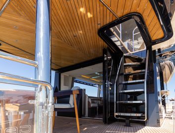 Galeon 620 Fly  Mk2, Deck Area