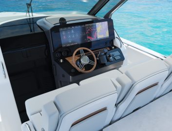 Tiara 35LS, Helm Station