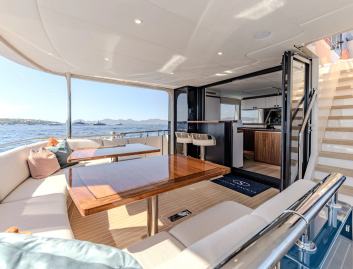 Steeler Ocean Explorer 67 , Deck Area