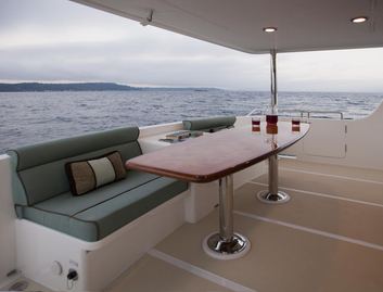 Outer Reef 630 Cockpit Motoryacht, Deck Area