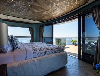 Sirena 118, Accommodation