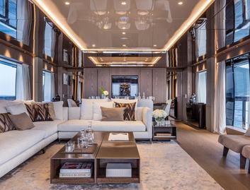 Custom Line Saetta 106&#039; , Interior