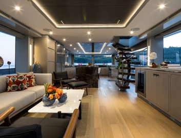 Sirena 78 Open, Interior