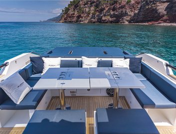 De Antonio D50 Open , Deck Area
