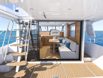 Beneteau Swift Trawler 47, Deck Area