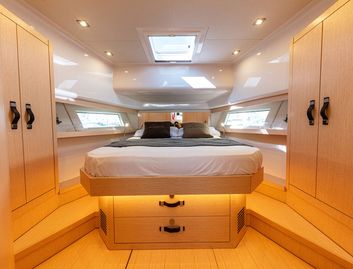 Sundeck 430 Sport, Accommodation