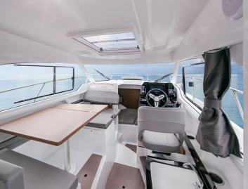 Beneteau Yachts Antares 8 , Interior